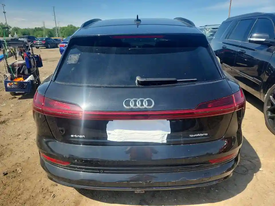WA1LAAGE1MB020277 2021 AUDI E-TRON-5