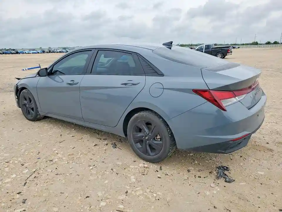 KMHLM4AG9NU252877 2022 HYUNDAI ELANTRA-1