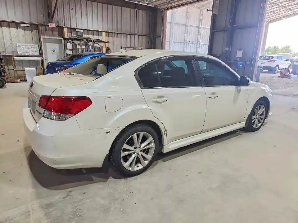 4S3BMCL62E3036180 2014 SUBARU LEGACY-2