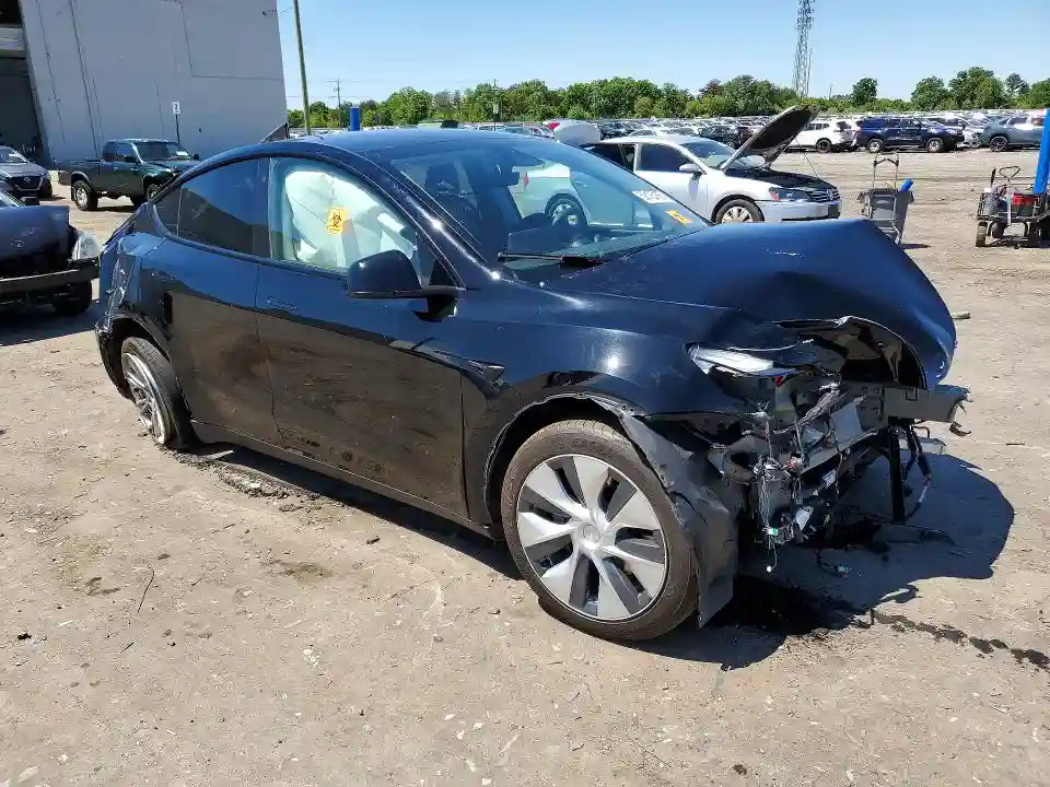 7SAYGAEE2NF523024 2022 TESLA MODEL Y-3