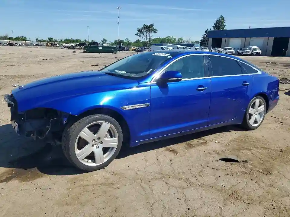 SAJWJ2GD1H8W06076 2017 JAGUAR XJ-0