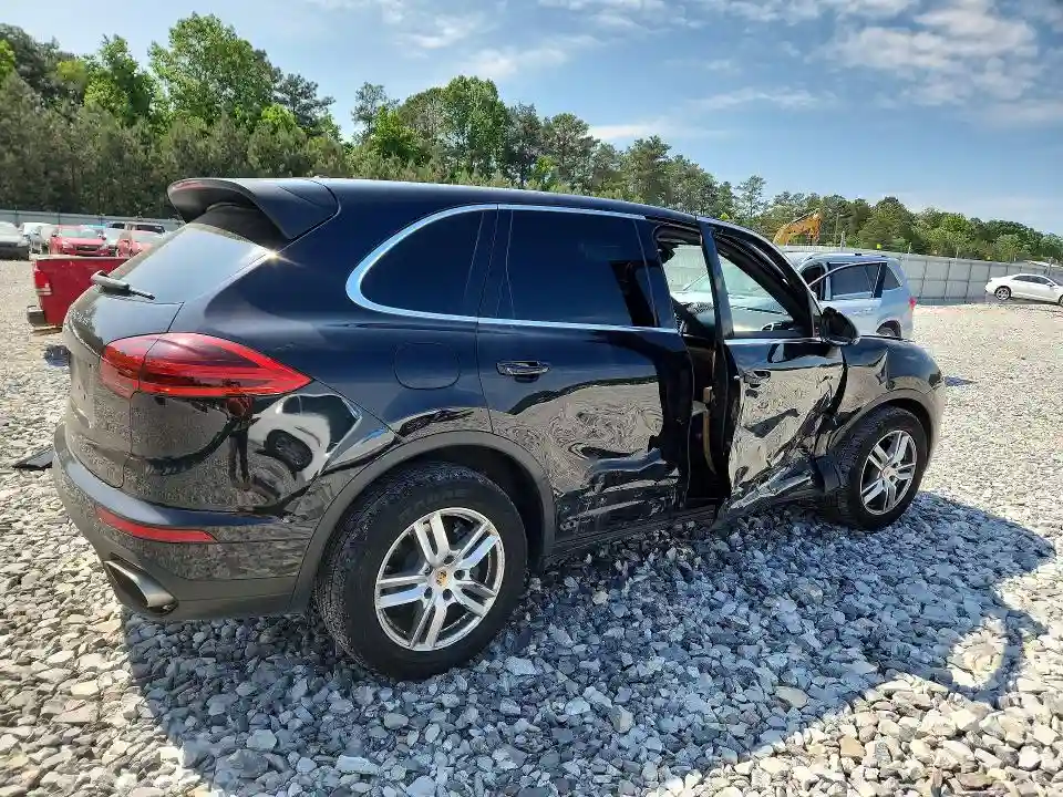 WP1AA2A21GLA03039 2016 PORSCHE CAYENNE-2