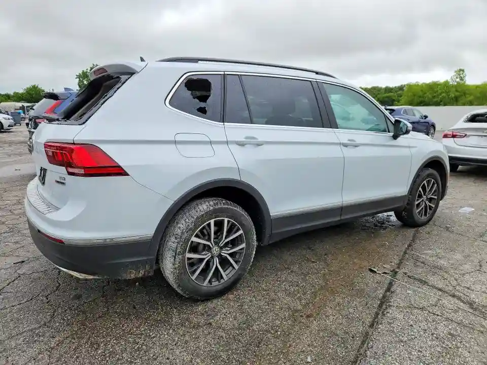 3VV2B7AX0JM205356 2018 VOLKSWAGEN TIGUAN-2