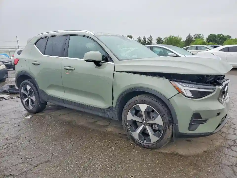 YV4L12UJ1S2570263 2025 VOLVO XC40-3