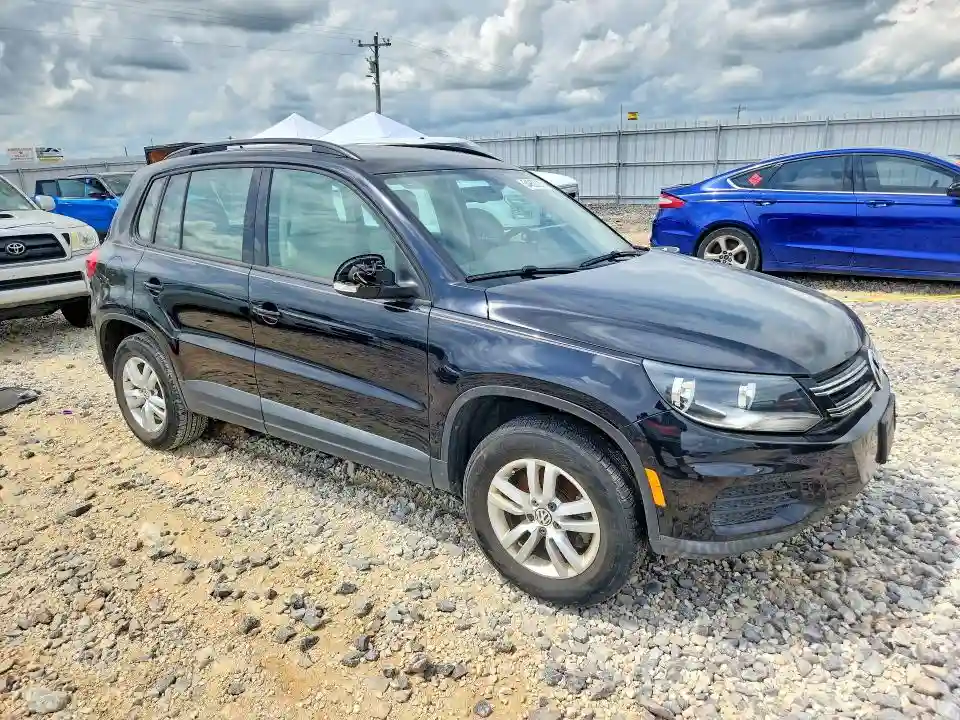 WVGAV7AX9GW501787 2016 VOLKSWAGEN TIGUAN-3