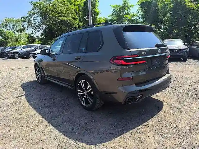 5UX33EM04P9R91655 2023 BMW X7-1