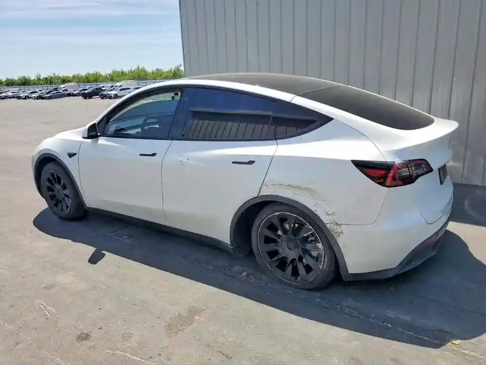 7SAYGDEE2NF348470 2022 TESLA MODEL Y-1