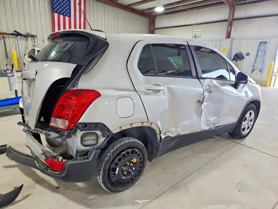 KL7CJKSB7JB599907 2018 CHEVROLET TRAX-2