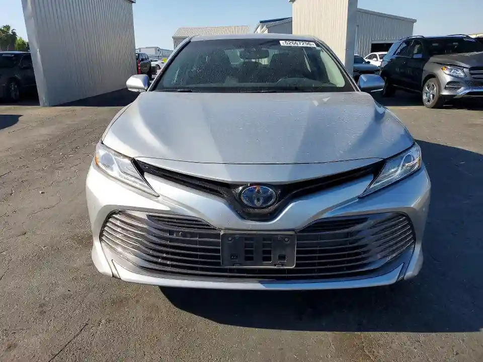 4T1B21HK8JU502033 2018 TOYOTA CAMRY SOLA-4