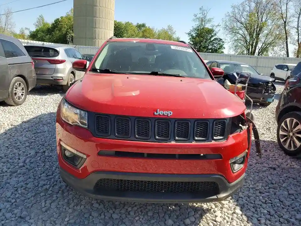 3C4NJDBBXJT185669 2018 JEEP COMPASS-4