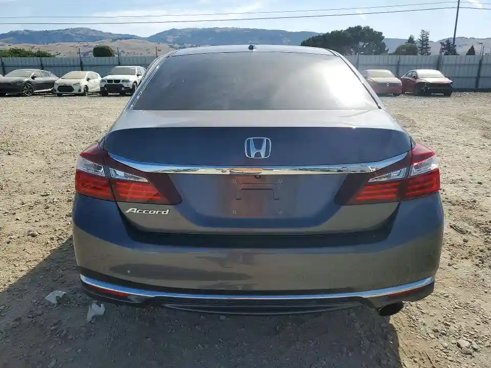 1HGCR2F7XHA068669 2017 HONDA ACCORD-5