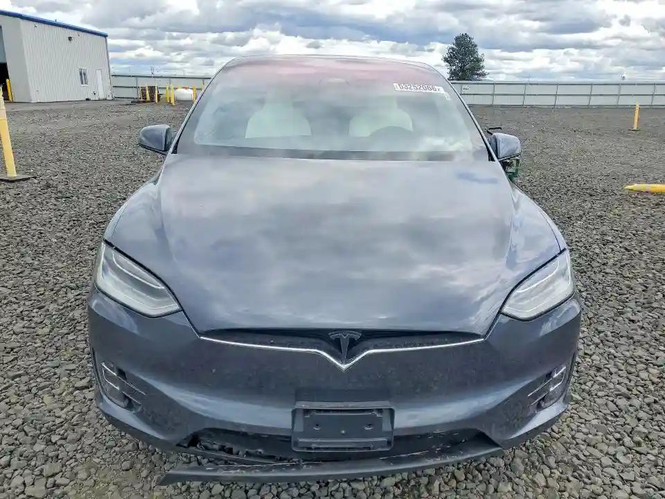 5YJXCBE21JF090385 2018 TESLA MODEL X-4