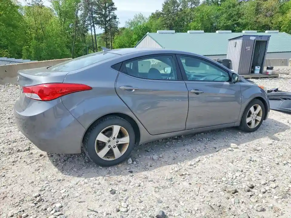 5NPDH4AE0DH435332 2013 HYUNDAI ELANTRA-2