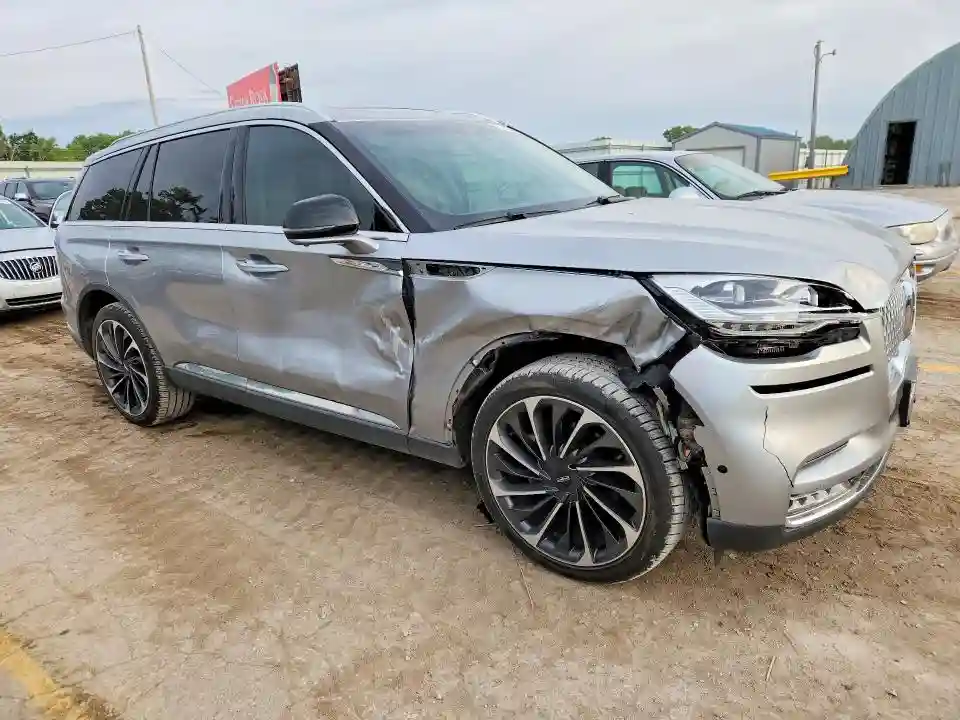 5LM5J7XC5LGL00567 2020 LINCOLN AVIATOR-3