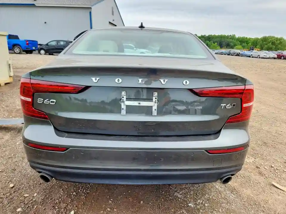 7JRA22TK9LG042588 2020 VOLVO S60-5