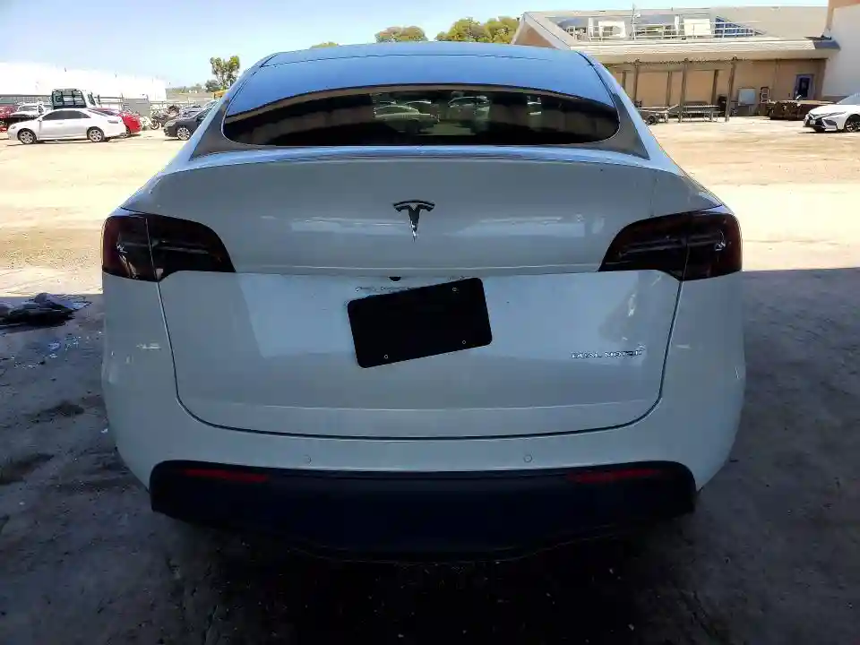 7SAYGDEE6NF368611 2022 TESLA MODEL Y-5