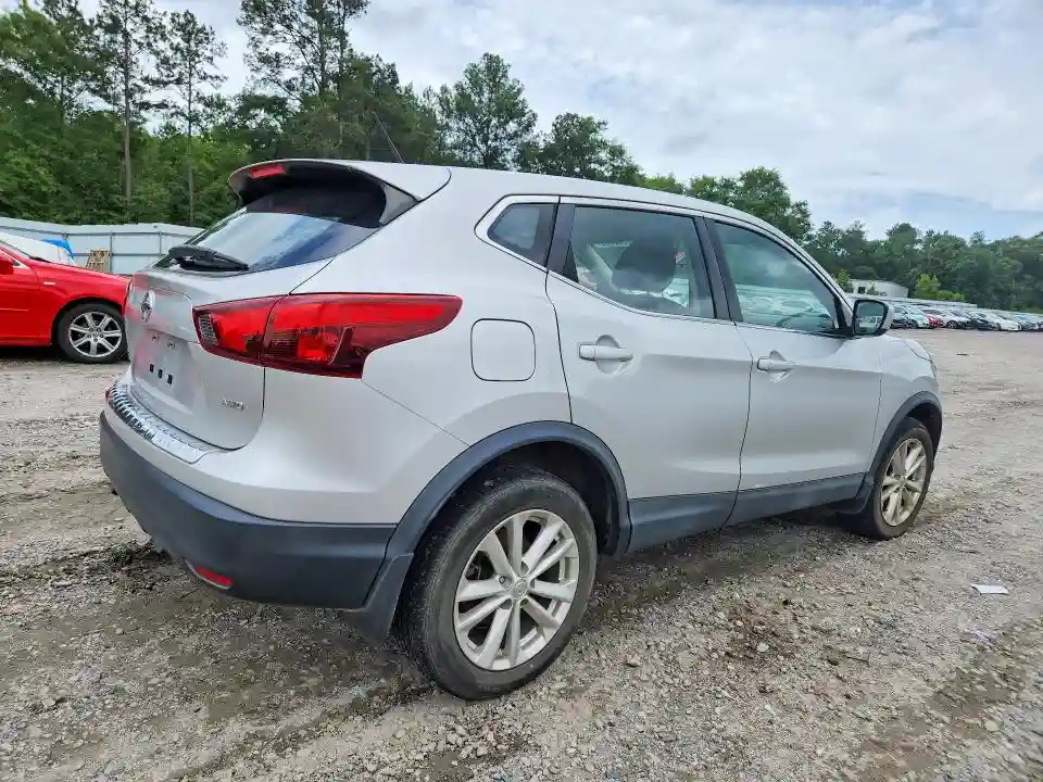 JN1BJ1CR0JW287072 2018 NISSAN ROGUE-2