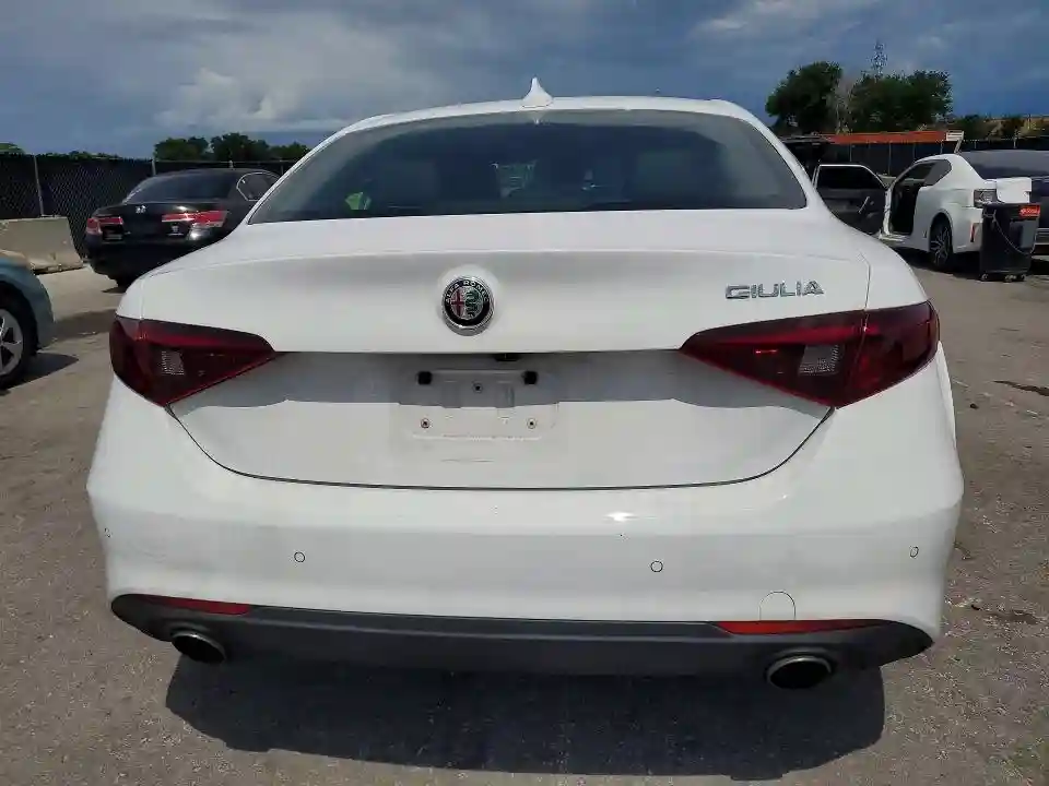 ZARFAEBN2H7552220 2017 ALFA ROMEO GIULIA-5