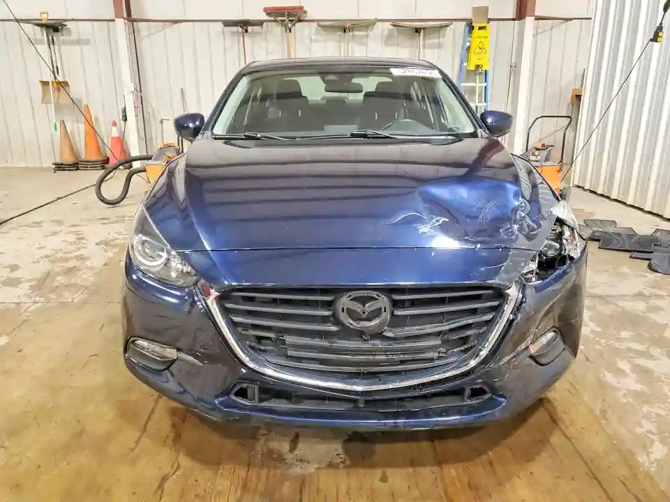 3MZBN1V36JM228602 2018 MAZDA 3-4
