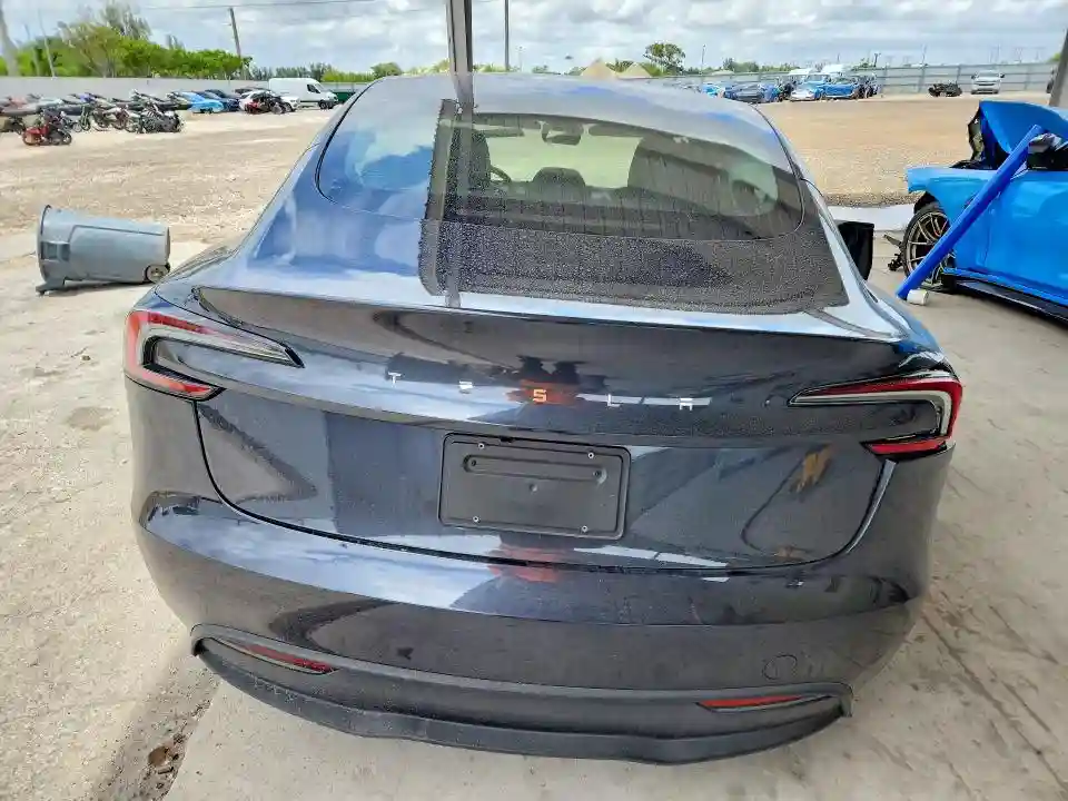 5YJ3E1EA5SF919406 2025 TESLA MODEL 3-5