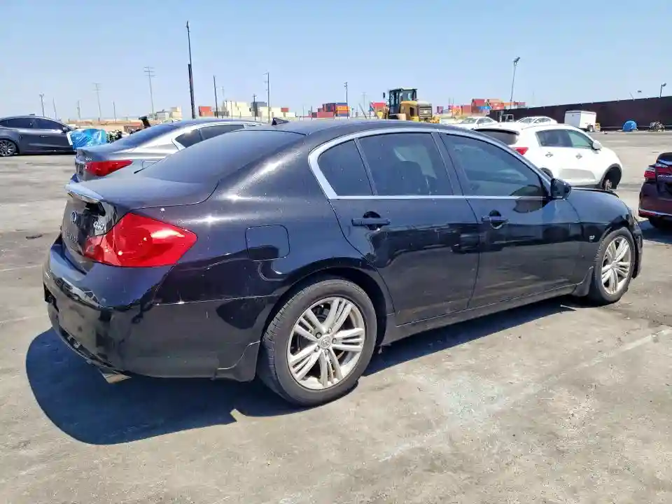 JN1CV6AP3FM502342 2015 INFINITI Q40-2