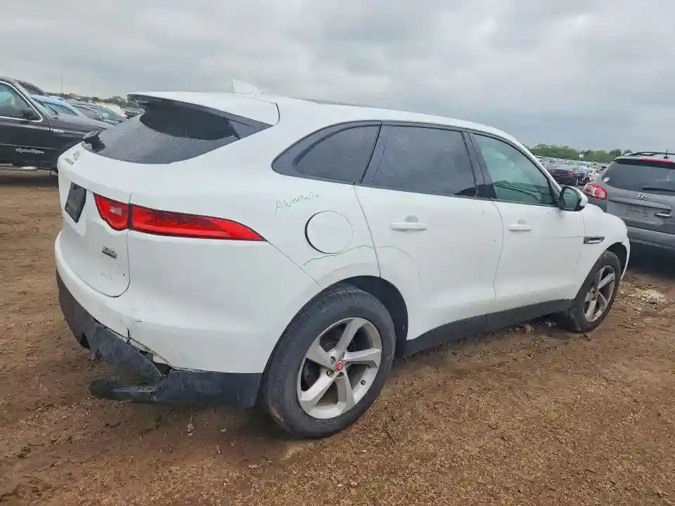 SADCJ2EV1JA257419 2018 JAGUAR F-PACE-2