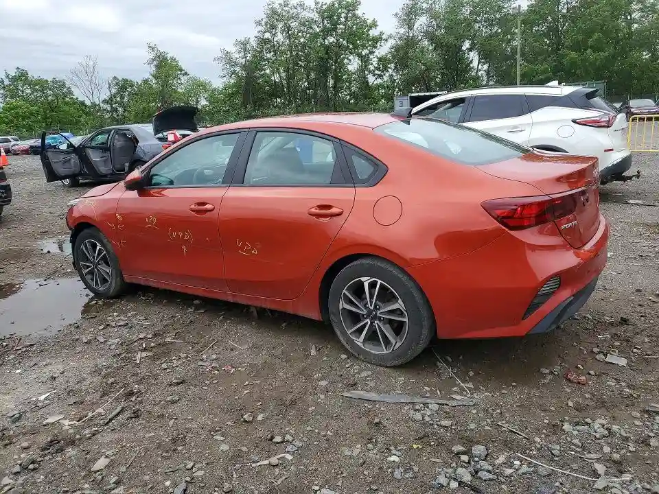 3KPF24AD4NE465828 2022 KIA FORTE LXS-1