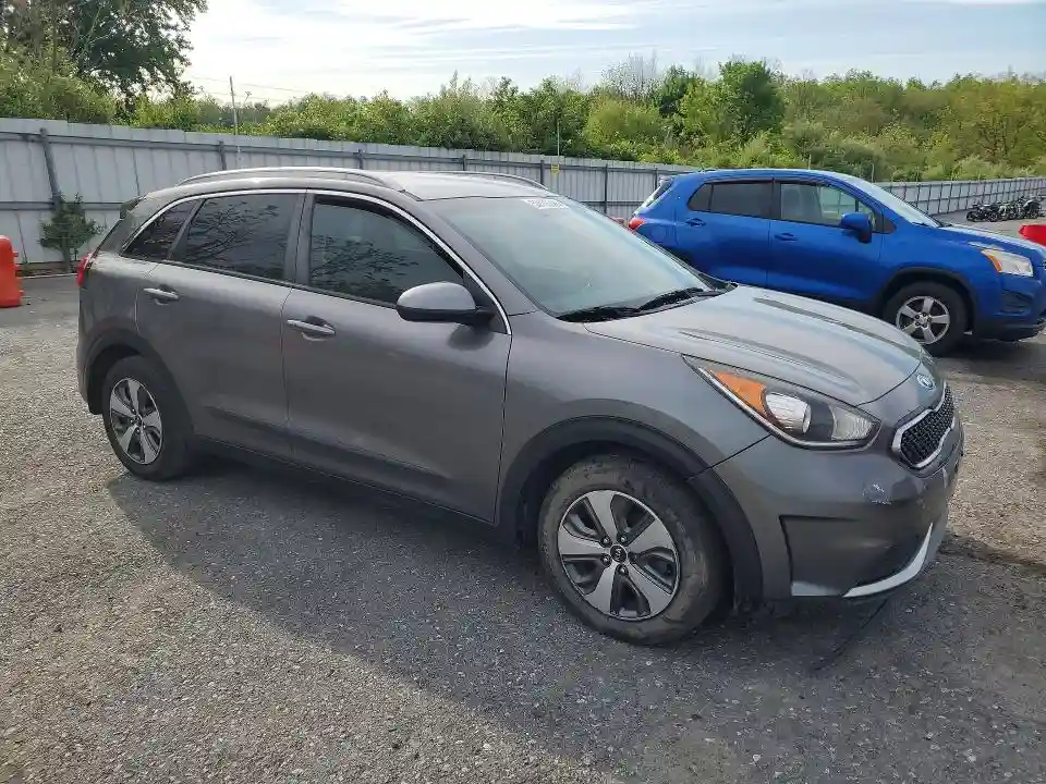 KNDCB3LC5H5104688 2017 KIA NIRO-3