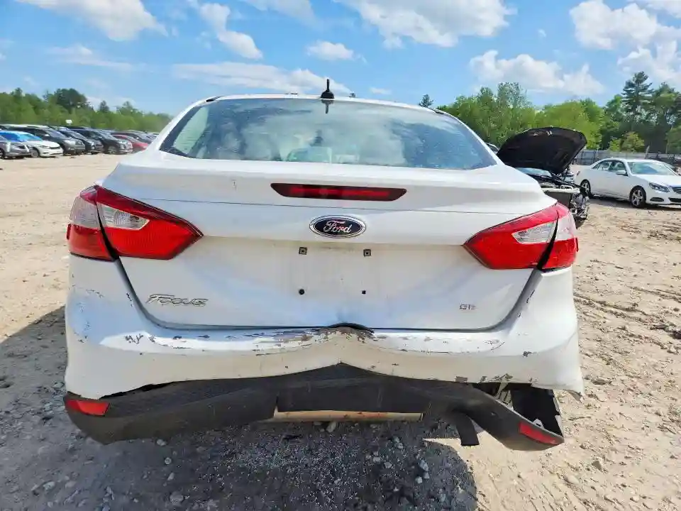 1FAHP3F26CL404471 2012 FORD FOCUS-5
