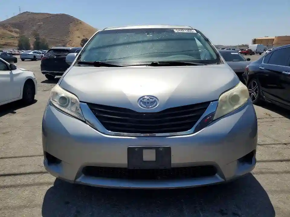 5TDKK3DCXDS341725 2013 TOYOTA SIENNA-4