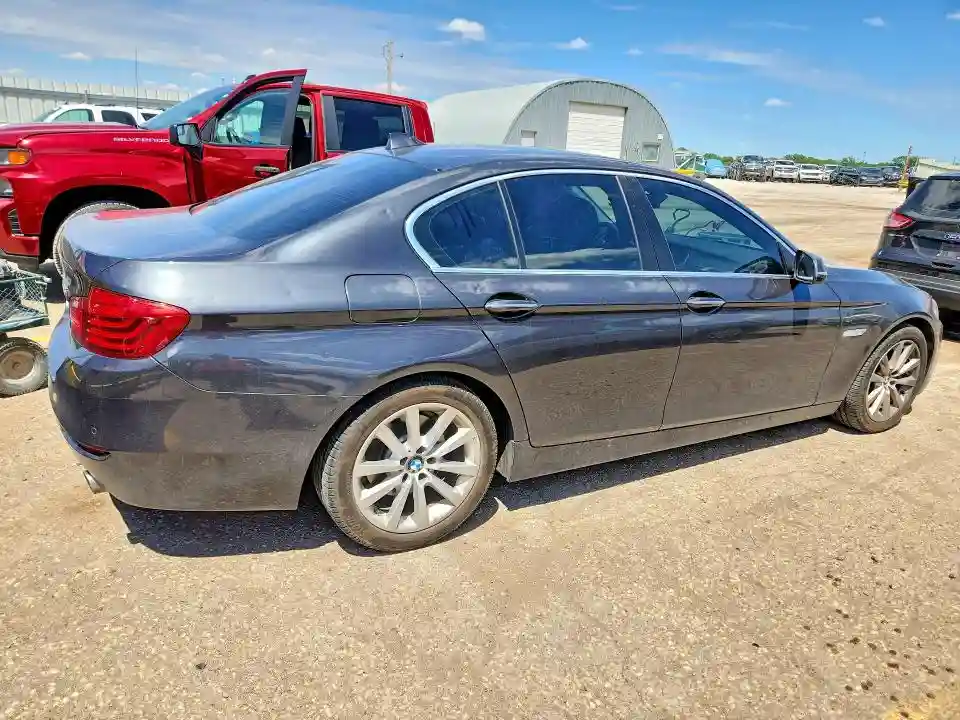 WBA5B3C56GG256859 2016 BMW 5 SERIES-2