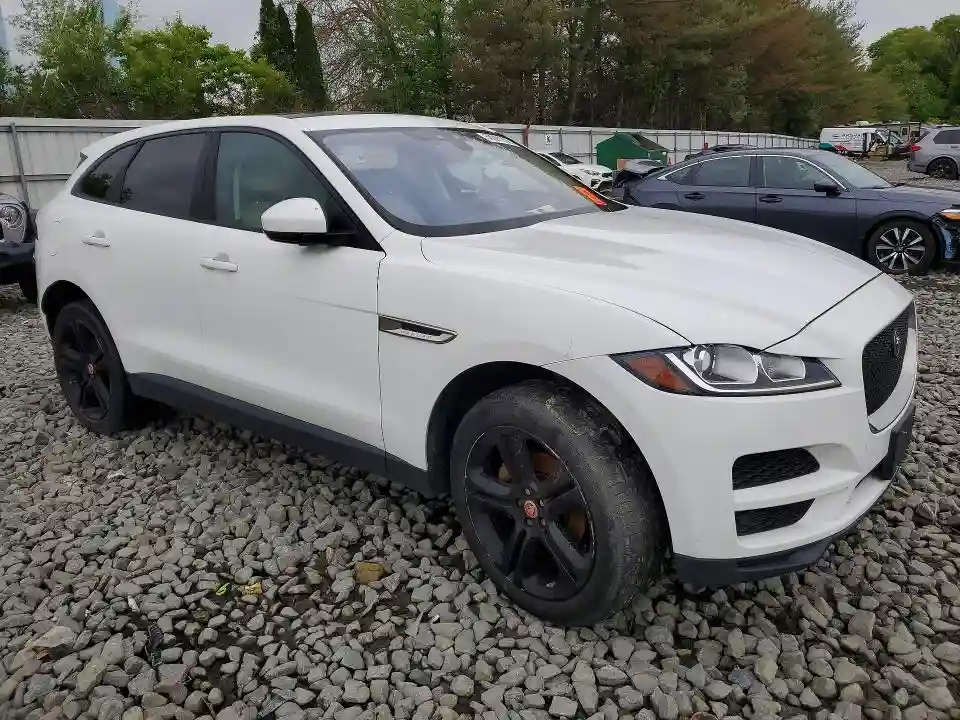 SADCS2BN7HA089703 2017 JAGUAR F-PACE-3