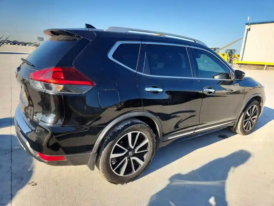 JN8AT2MT8JW486233 2018 NISSAN ROGUE-2