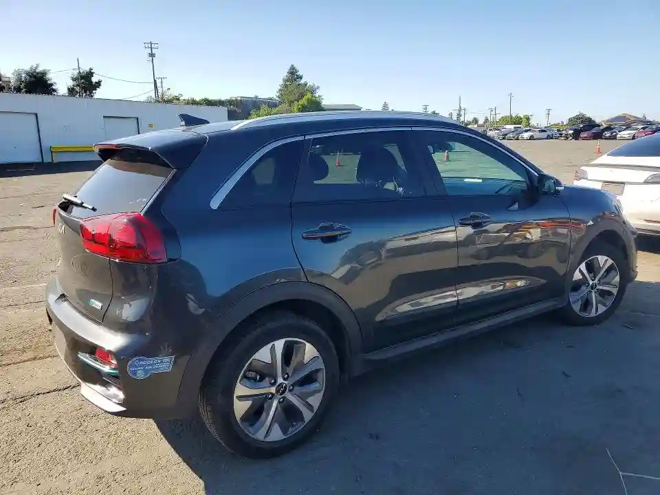 KNDCC3LG7N5116935 2022 KIA NIRO-2