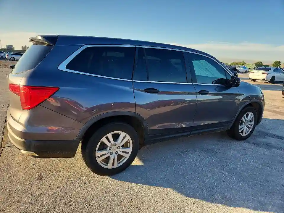 5FNYF5H18HB003821 2017 HONDA PILOT-2