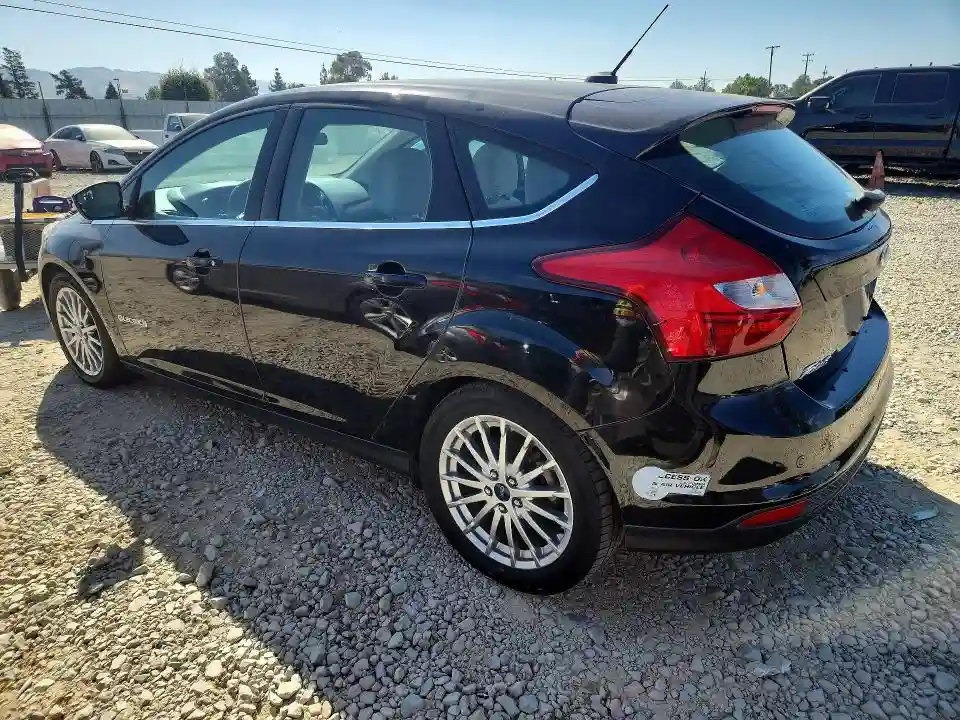 1FADP3R4XDL382553 2013 FORD FOCUS-1