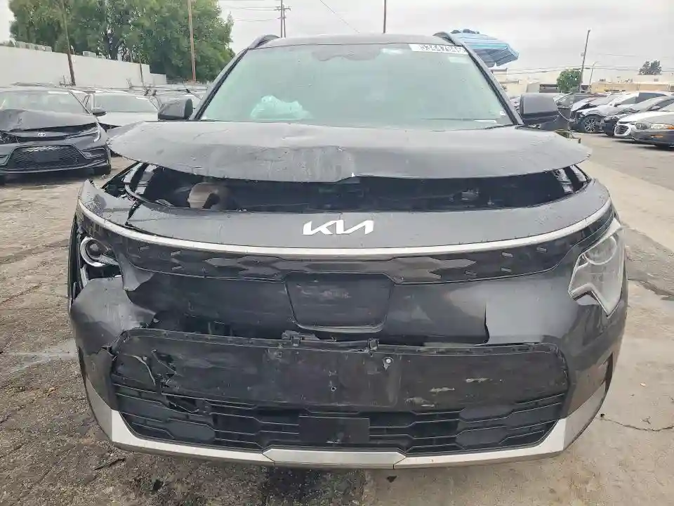 KNDCR3L16P5037219 2023 KIA NIRO-4