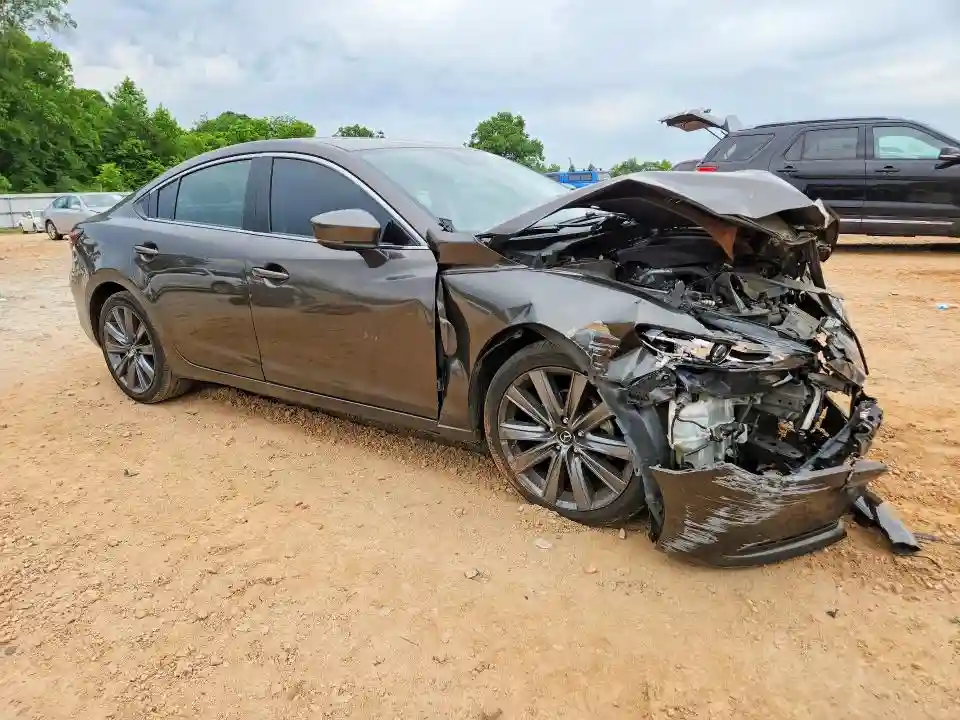JM1GL1VM0J1308689 2018 MAZDA 6-3