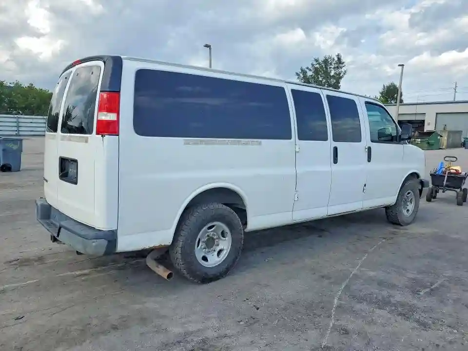1GAZGPFG0J1333187 2018 CHEVROLET EXPRESS-2