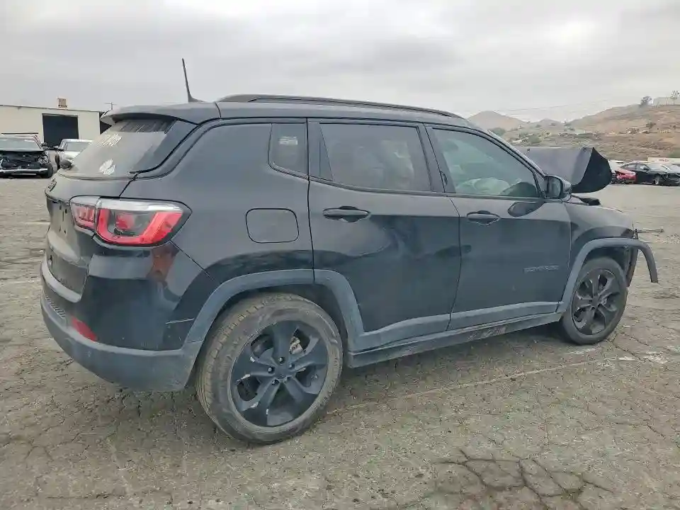 3C4NJCBB2KT736639 2019 JEEP COMPASS-2
