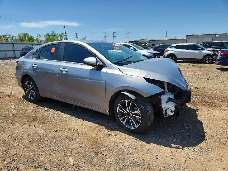 3KPF24AD6RE776635 2024 KIA FORTE-3