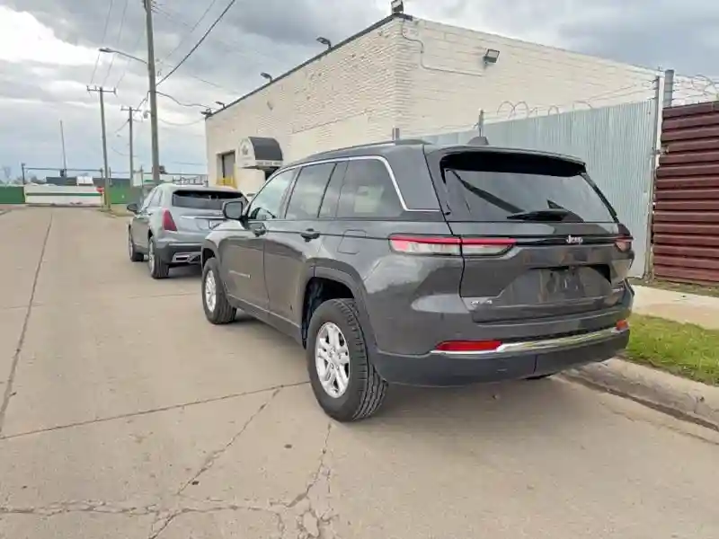 1C4RJHAG3P8710990 2023 JEEP CHEROKEE-2