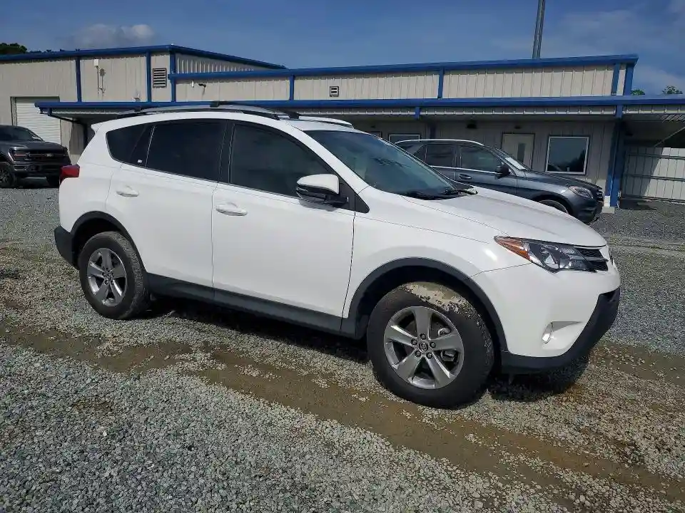 2T3WFREV1FW162743 2015 TOYOTA RAV4 XLE-3