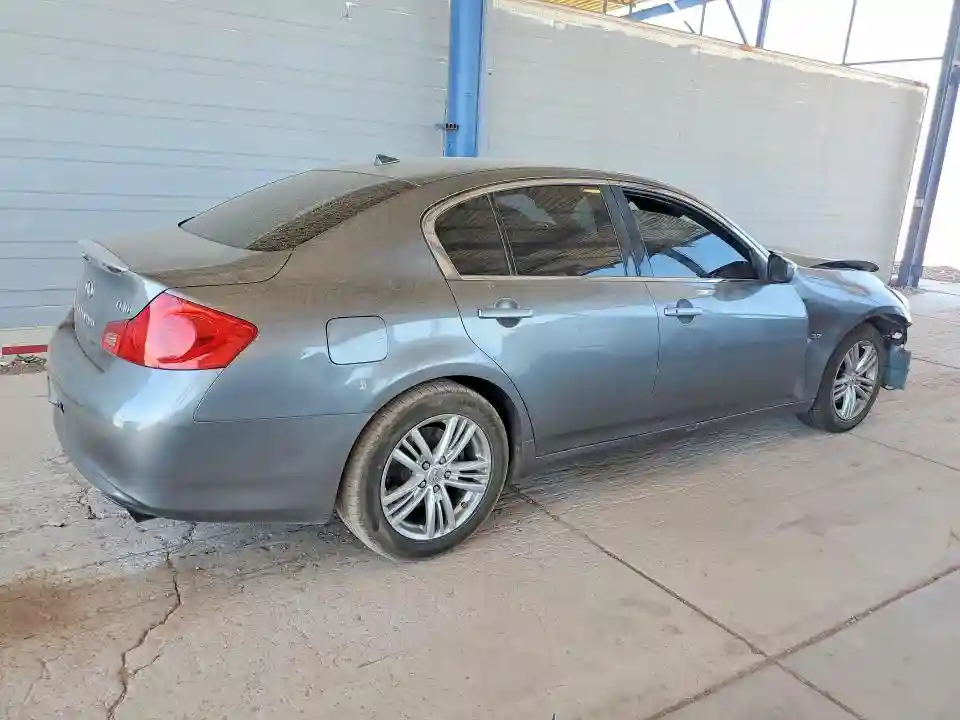 JN1CV6AP8FM500246 2015 INFINITI Q40-2