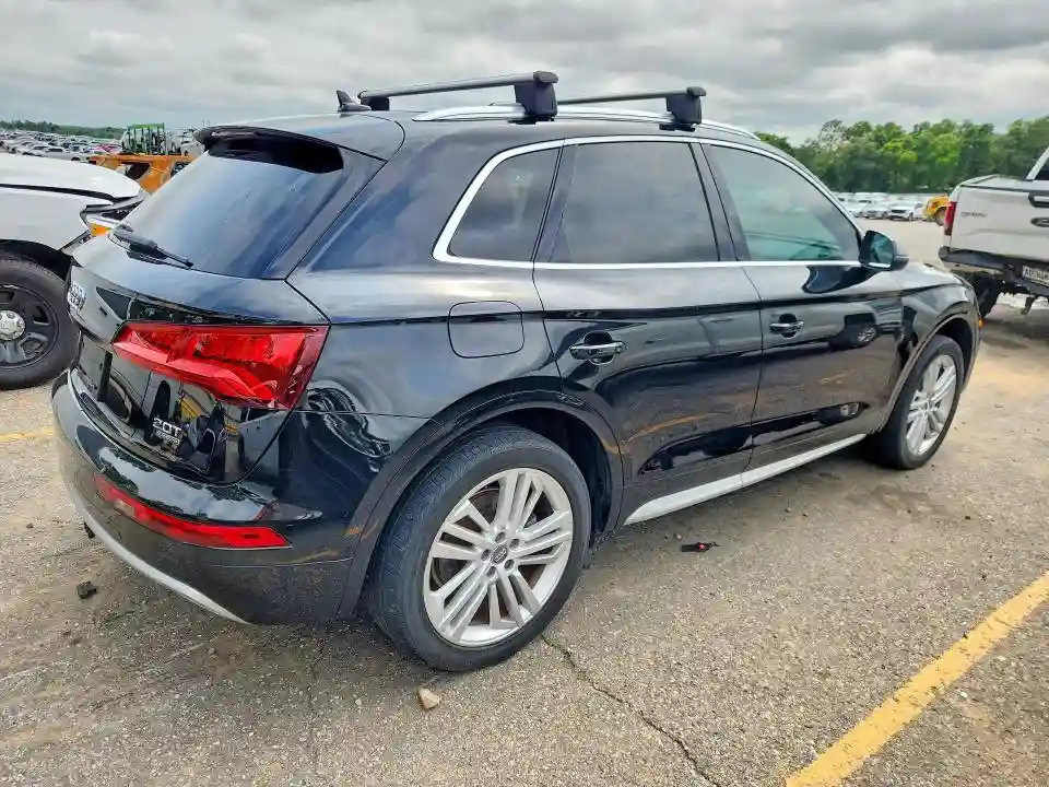 WA1BNAFY2J2243807 2018 AUDI Q5-2