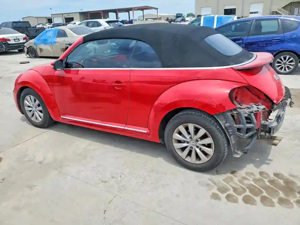 3VW5DAAT8JM516630 2018 VOLKSWAGEN BEETLE-1