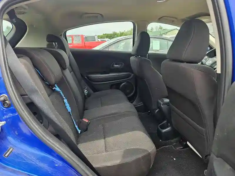 3CZRU6H3XJG729613 2018 HONDA HR-V-5
