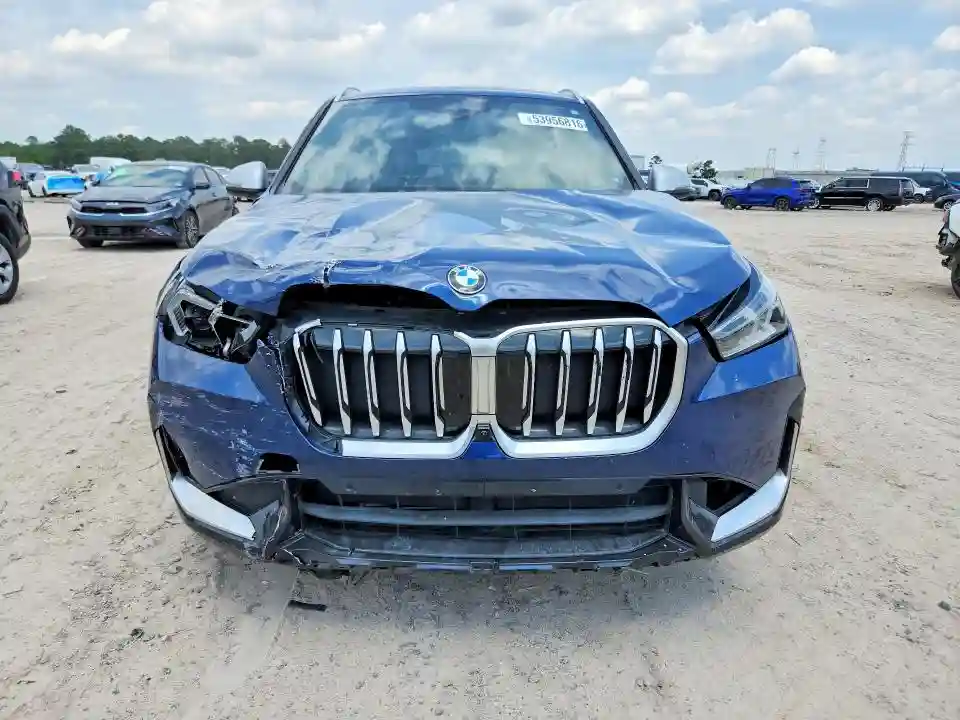 WBX73EF0XR5Z26001 2024 BMW X1-4