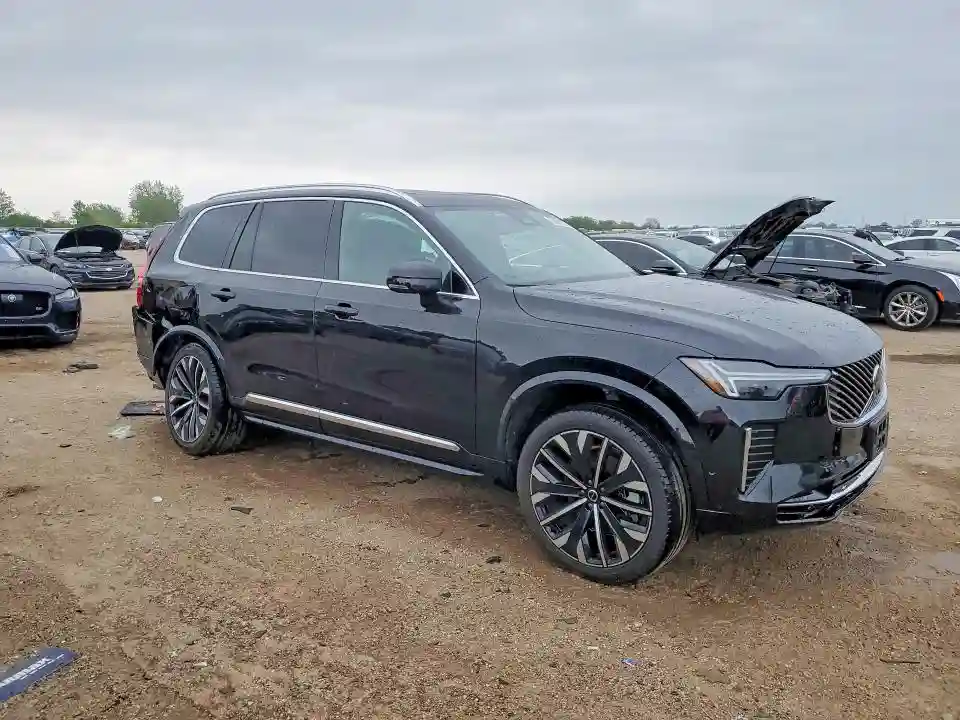 YV4062PE4T1461421 2026 VOLVO XC90-3