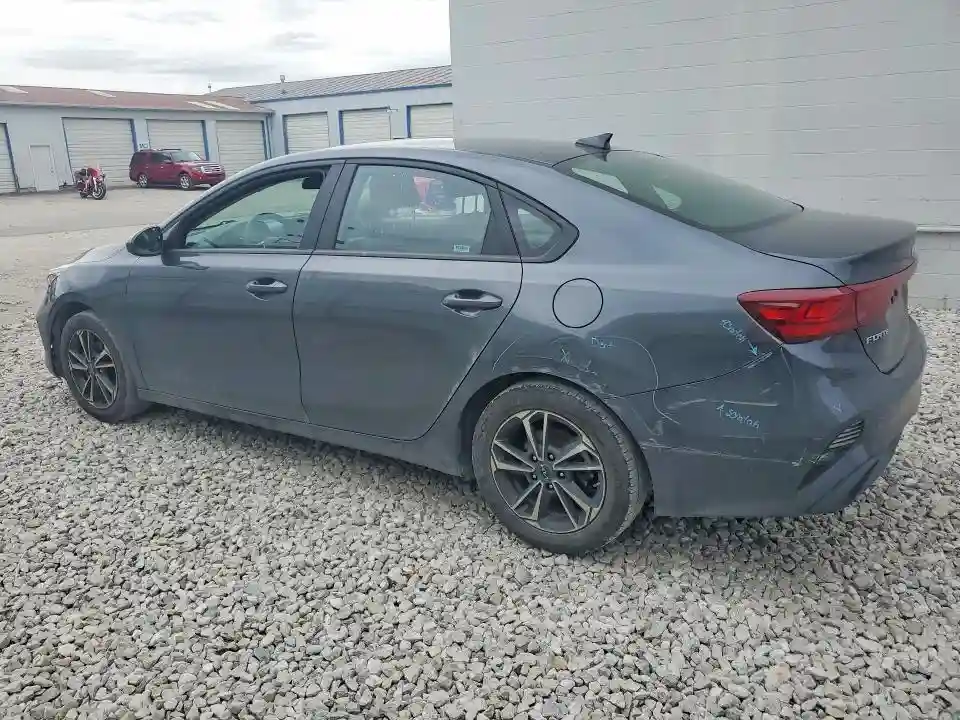3KPF24AD1RE798865 2024 KIA FORTE LXS-1